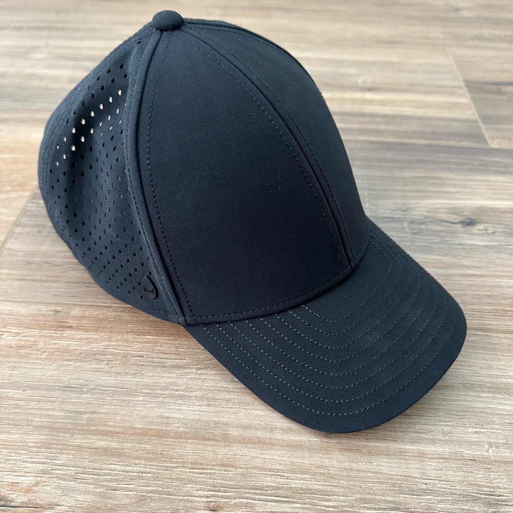 Melin hat black size small